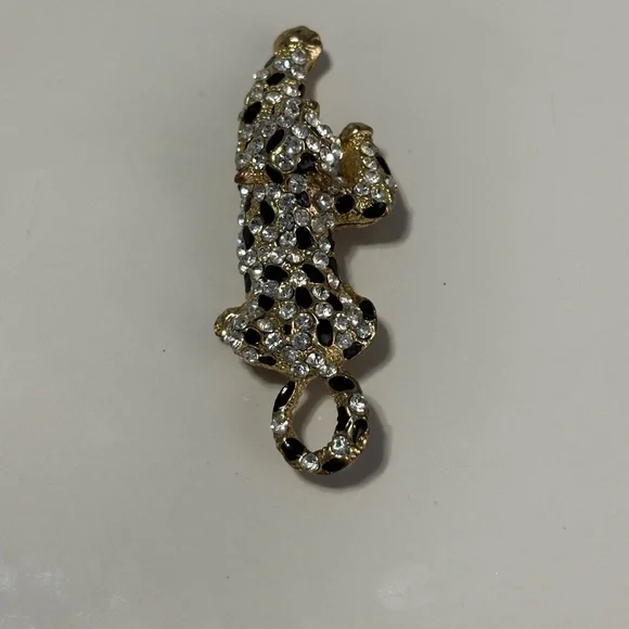 Sale!!! Betsey Johnson Leopard Necklace (Just the Pendant) - Picture 4 of 5